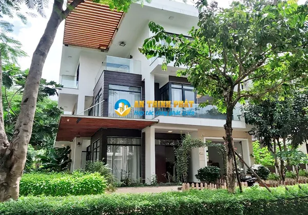 CHO THUÊ BIỆT THỰ SÂN VƯỜN LUCASTA CÂY XANH THOÁNG MÁT
