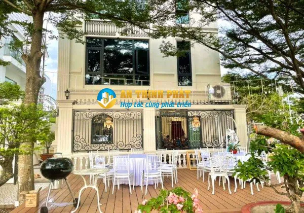 CHO THUÊ BIỆT THỰ SÂN VƯỜN QUẬN 9 FULL NỘI THẤT CAO CẤP