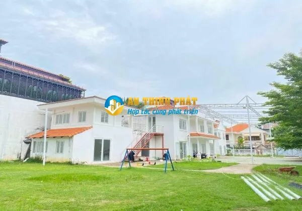 CHO THUÊ BIỆT THỰ THẢO ĐIỀN SÂN VƯỜN RỘNG GẦN 2000m