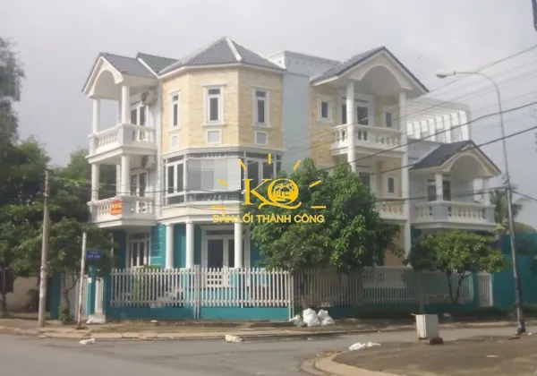 CHO THUÊ NHÀ QUẬN 2 ĐƯỜNG NGUYỄN QUÝ CẢNH DT 10X20 HẦM TRỆT 2 LẦU PHÒNG RỘNG