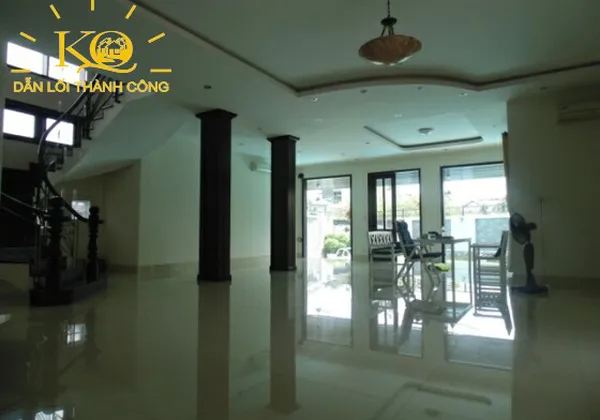 BIỆT THỰ CHO THUÊ  QUẬN 2 ĐƯỜNG NGUYỄN VĂN HƯỞNG DT 500M2