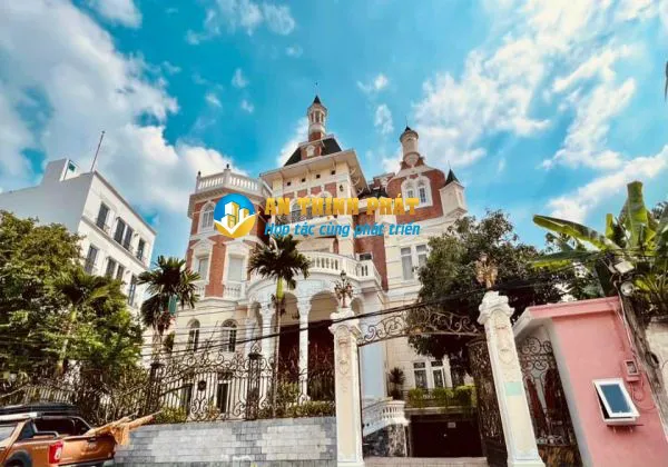 CHO THUÊ SIÊU VILLA  MASTERRI THẢO ĐIỀN QUẬN 2 900M2