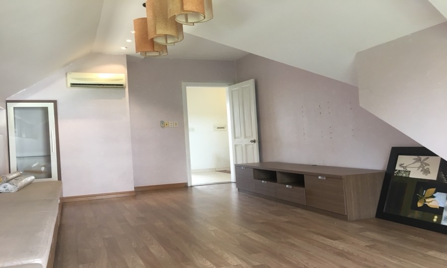 Phòng ngủ tiện nghi, nhận được ánh sáng tốt từ bên ngoài. Phòng ngủ tiện nghi, nhận được ánh sáng tốt từ bên ngoài.