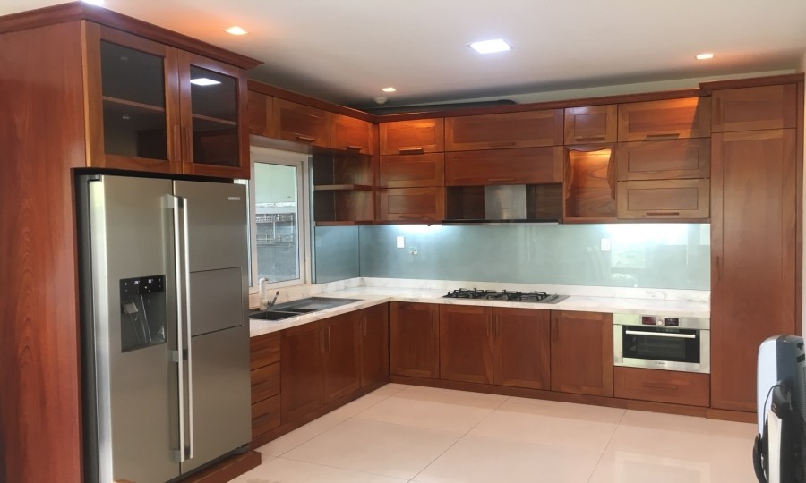 Không gian nhà bếp rộng thoáng thích hợp cho những buổi sinh hoạt chung của gia đình. Không gian nhà bếp rộng thoáng thích hợp cho những buổi sinh hoạt chung của gia đình.