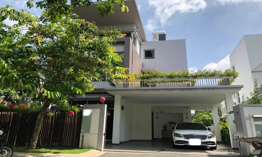 Mặt tiền nhà cây cối xanh mát Mặt trước nhà