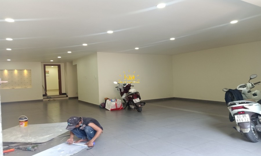 Sàn suốt văn phòng