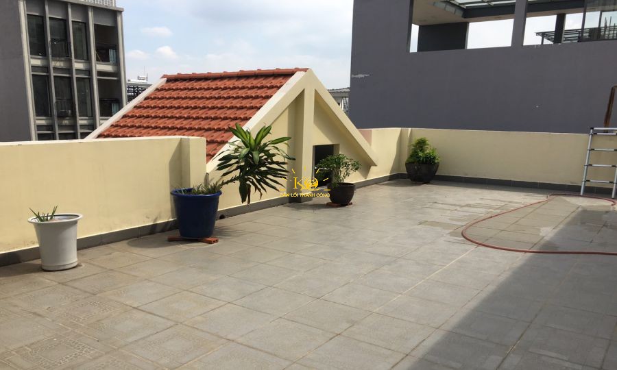 Sân thượng lầu 3