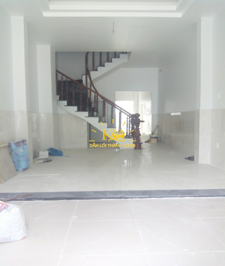 Không gian tầng trệt. Không gian tầng trệt.