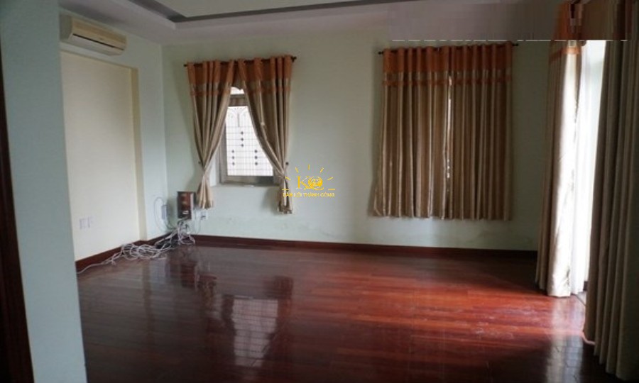 Không gian tầng lầu. Không gian tầng lầu.