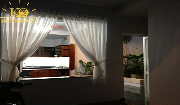 Căn phòng mặt trước nhà