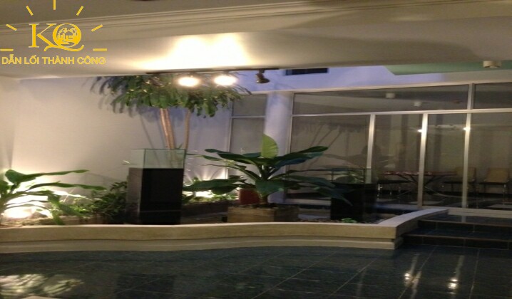 Phía trước nhà Phía trước nhà