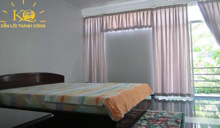 Phòng ngủ mặt trước nhà