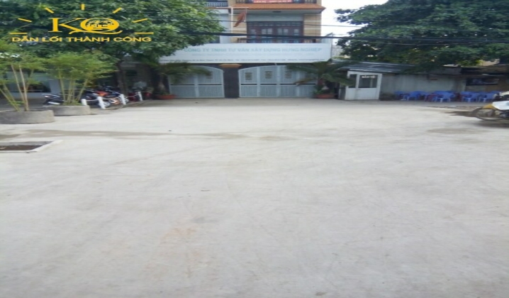 Mặt trước của nhà nguyên căn cho thuê rộng rãi, thông thoáng Mặt trước của nhà nguyên căn cho thuê rộng rãi, thông thoáng