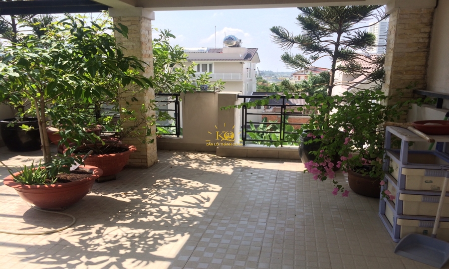 Bacon nhà rộng thoáng, view đẹp. Bacon nhà rộng thoáng, view đẹp.