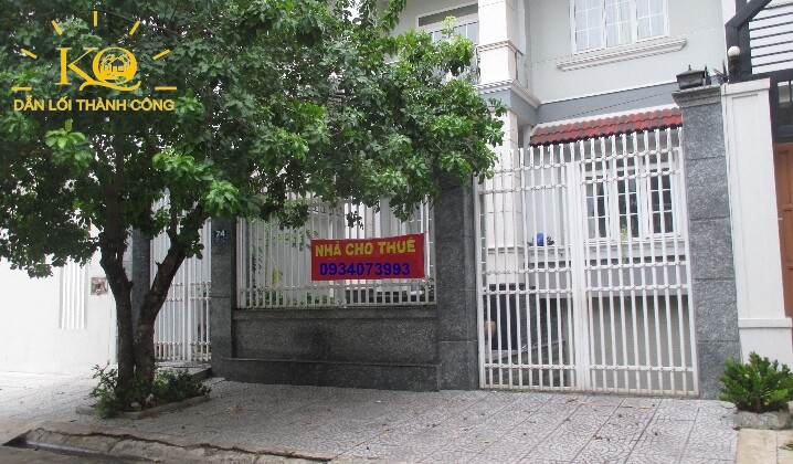 Mặt trước nhà Mặt trước nhà