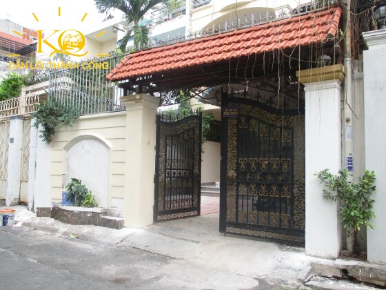 Mặt trước biệt thự