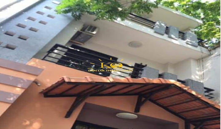 Nhà có cấu trúc trệt 2 lầu. Nhà có cấu trúc trệt 2 lầu.