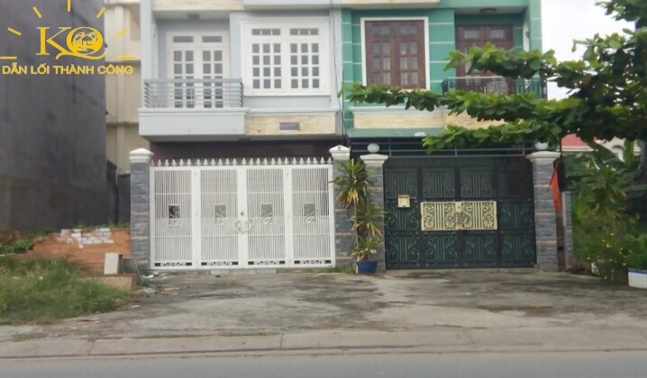 Không gian xung quanh nhà thông thoáng. Không gian xung quanh nhà thông thoáng.