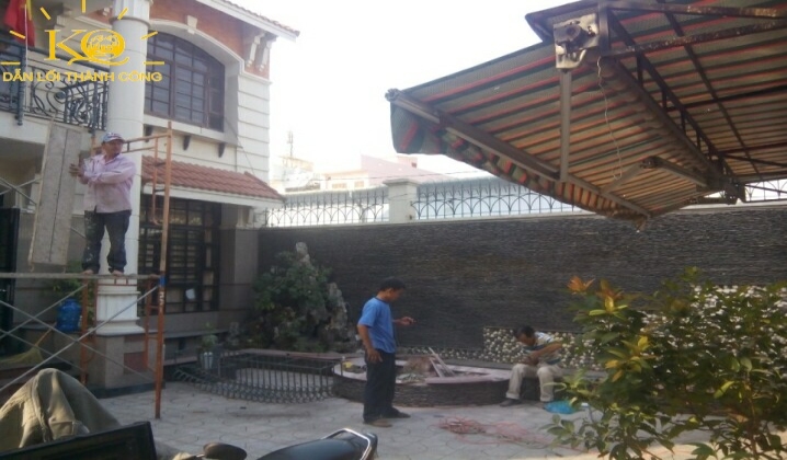 nhìn từ bên ngoài đẹp. nhìn từ bên ngoài đẹp.