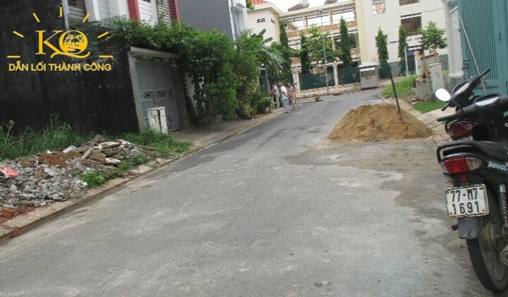 Đường vào nhà mặt trước nhà