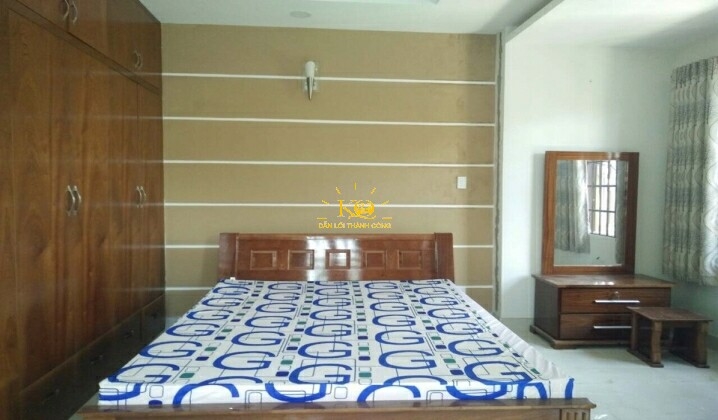 Phòng ngủ rộng, thoáng mát. Phòng ngủ rộng, thoáng mát.