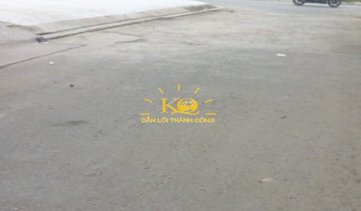 Đường trước nhà rộng thoáng. Đường trước nhà rộng thoáng.