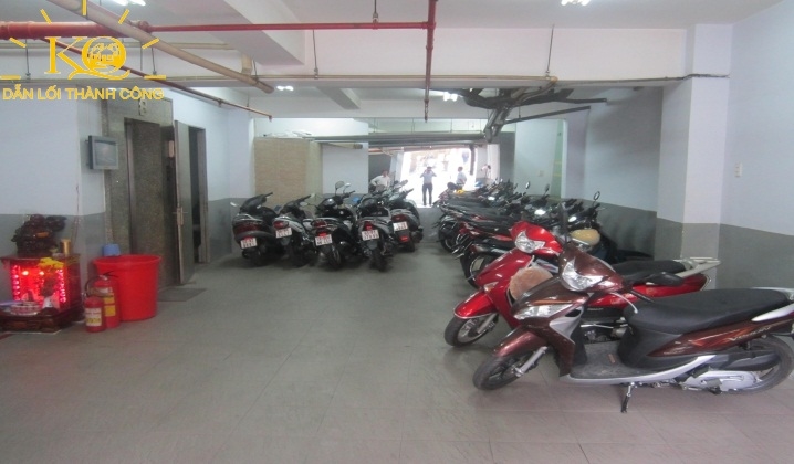 TẦNG HẦM Tầng hầm rộng thoáng.