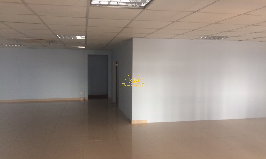 Mỗi tầng đều có máy lạnh âm trần và wc dành riêng cho nam và nữ. Mỗi tầng đều có máy lạnh âm trần và wc dành riêng cho nam và nữ.