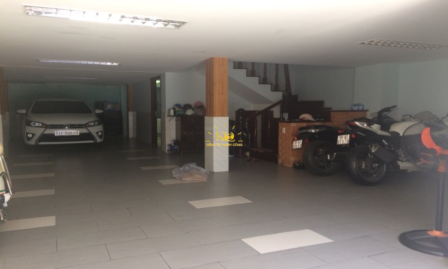 Hầm rộng rãi để xe thoải mái. Hầm rộng rãi để xe thoải mái.