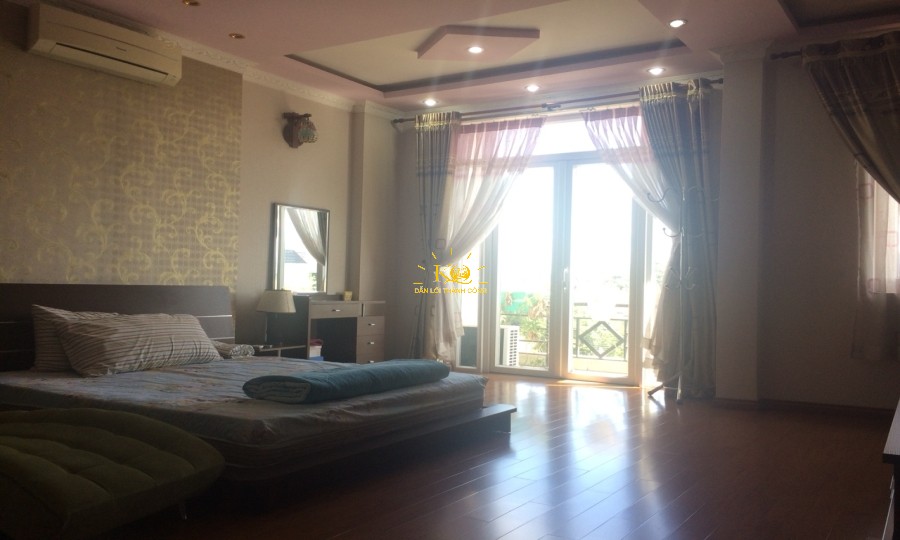 Phòng được lót gỗ cao cấp Phòng được lót gỗ cao cấp