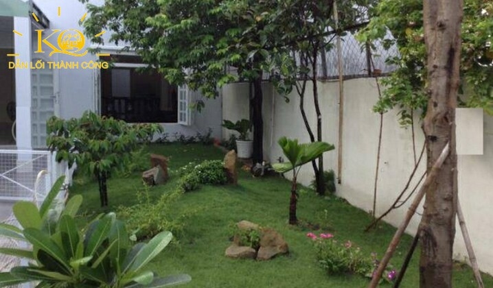 Sân vườn quanh nhà Sân vườn quanh nhà