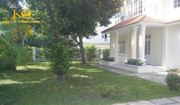 Khuôn viên quanh nhà  Khuôn viên quanh nhà