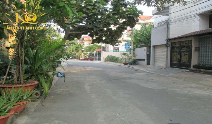 Con đường trước nhà Con đường trước nhà