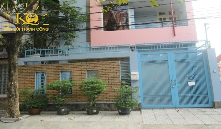 Mặt trước căn nhà Mặt trước căn nhà