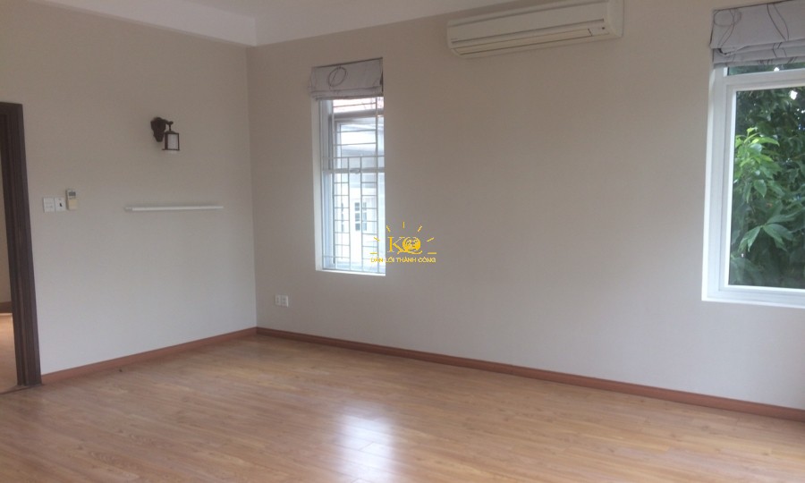 Phòng nhà cho thuê thiết kế nhiều cửa sổ nhận được nhiều không khí trong lành từ bên ngoài. Phòng nhà cho thuê thiết kế nhiều cửa sổ nhận được nhiều không khí trong lành từ bên ngoài.