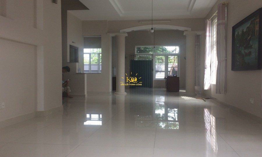 Nhà cho thuê với thiết kế bên trong hiện đại, tông màu trắng sang trọng. Nhà cho thuê với thiết kế bên trong hiện đại, tông màu trắng sang trọng.