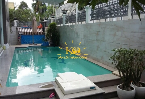 Hồ bơi rộng, sạch sẽ. Hồ bơi rộng, sạch sẽ.