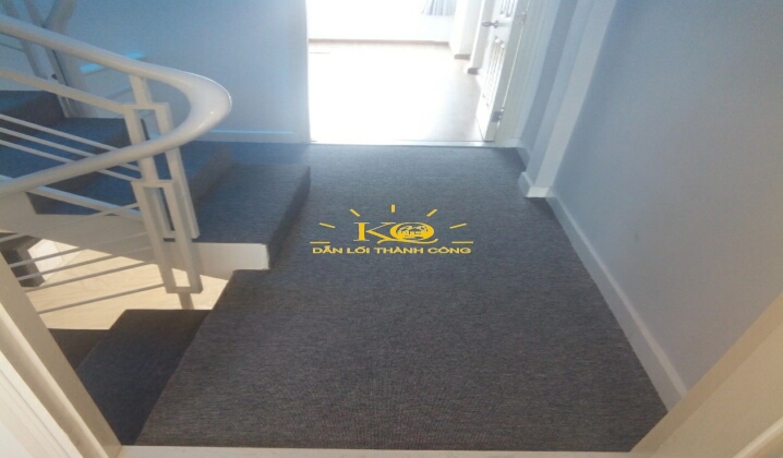 Hành lang tầng lầu. Hành lang tầng lầu.