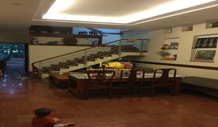 Nội thất cao cấp, đầy đủ. Nội thất cao cấp, đầy đủ.