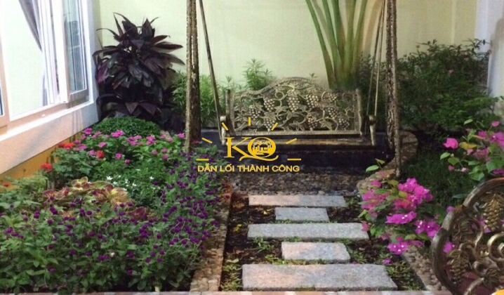 Khuôn viên vườn trong nhà cho thuê. Khuôn viên vườn trong nhà cho thuê.