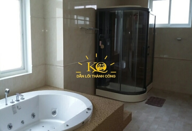 Bồn tắm hiện đại. Bồn tắm hiện đại.