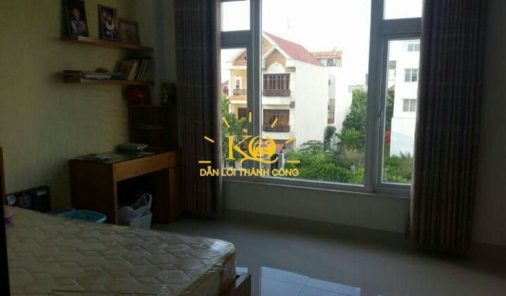 Phòng có cửa sổ thông thoáng. Phòng có cửa sổ thông thoáng.