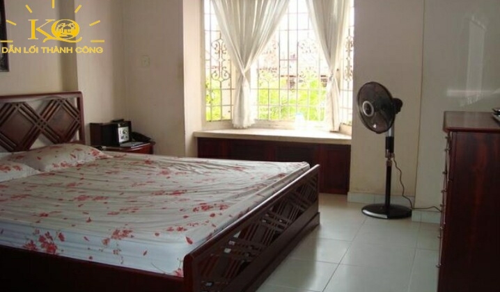 Phòng ngủ tầng trệt Phòng ngủ tầng trệt