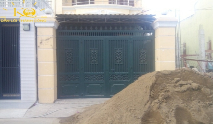 Cổng nhà được thiết kế chắc chắn Cổng nhà được thiết kế chắc chắn