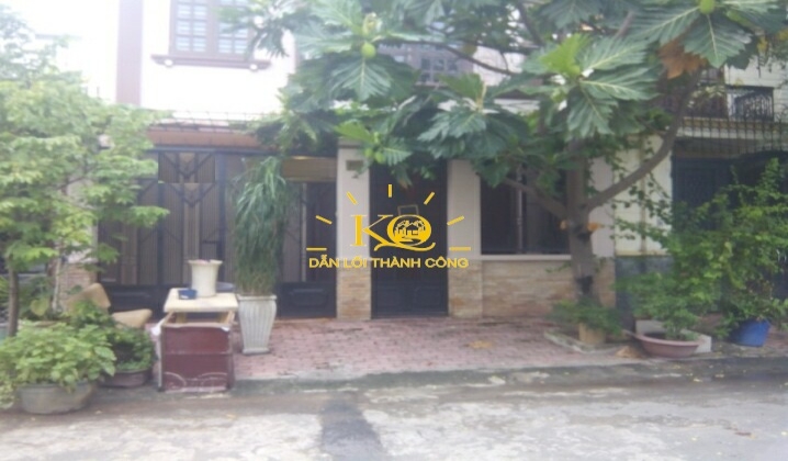 khuôn viên nhà rộng thoáng khuôn viên nhà rộng thoáng