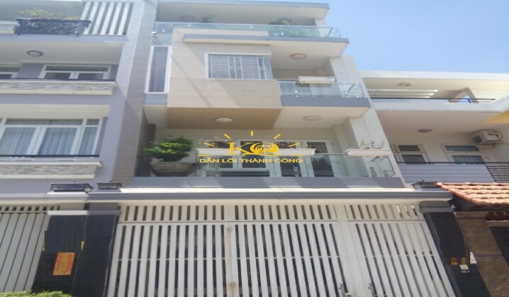 Nhà có thiết kế trệt, 3 lầu rộng thoáng. Nhà có thiết kế trệt, 3 lầu rộng thoáng.