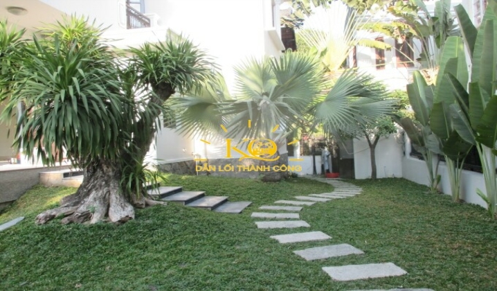 Sân vườn rộng Sân vườn rộng