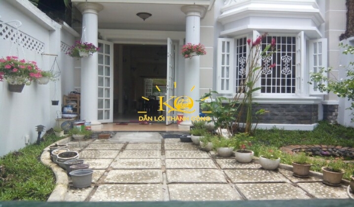 Sân trước nhà rộng Sân trước nhà rộng