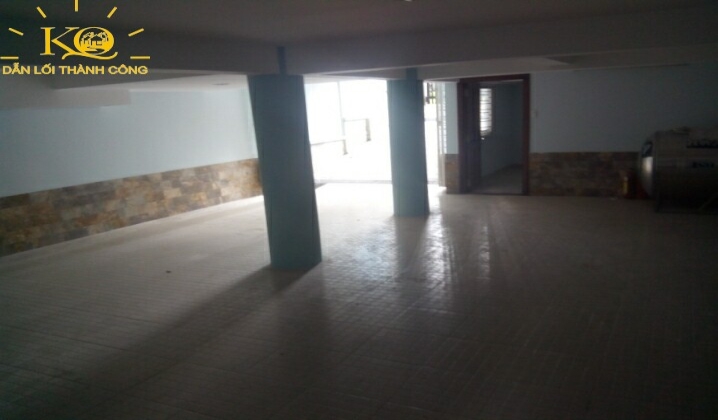 Hầm để xe rộng rãi. Hầm để xe rộng rãi.