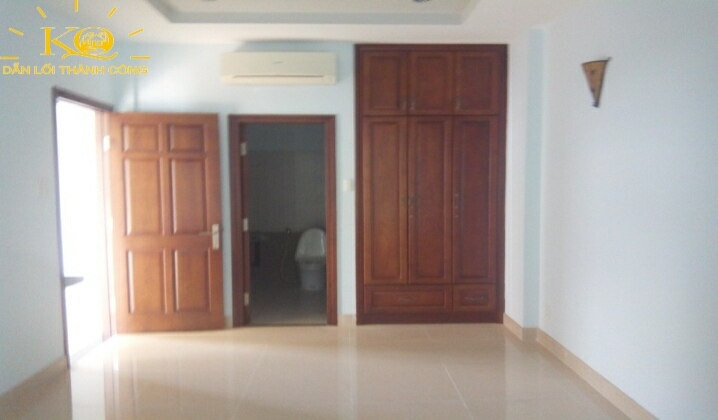 Ánh sáng tốt từ bên ngoài. Ánh sáng tốt từ bên ngoài.